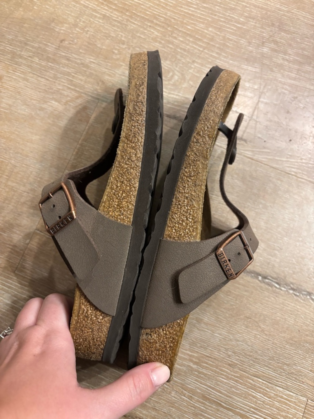 Birkenstock Gizeh Brown Leather Sandals - Picture 6 of 6